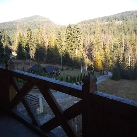 На Полумистому Villa Mykulychyn Luaran gambar