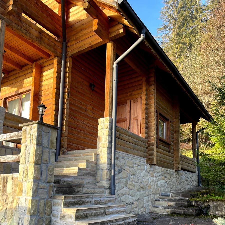 На Полумистому Villa Mykulychyn Luaran gambar